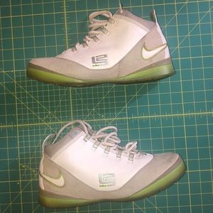 Lebron soldier 2 dunk man